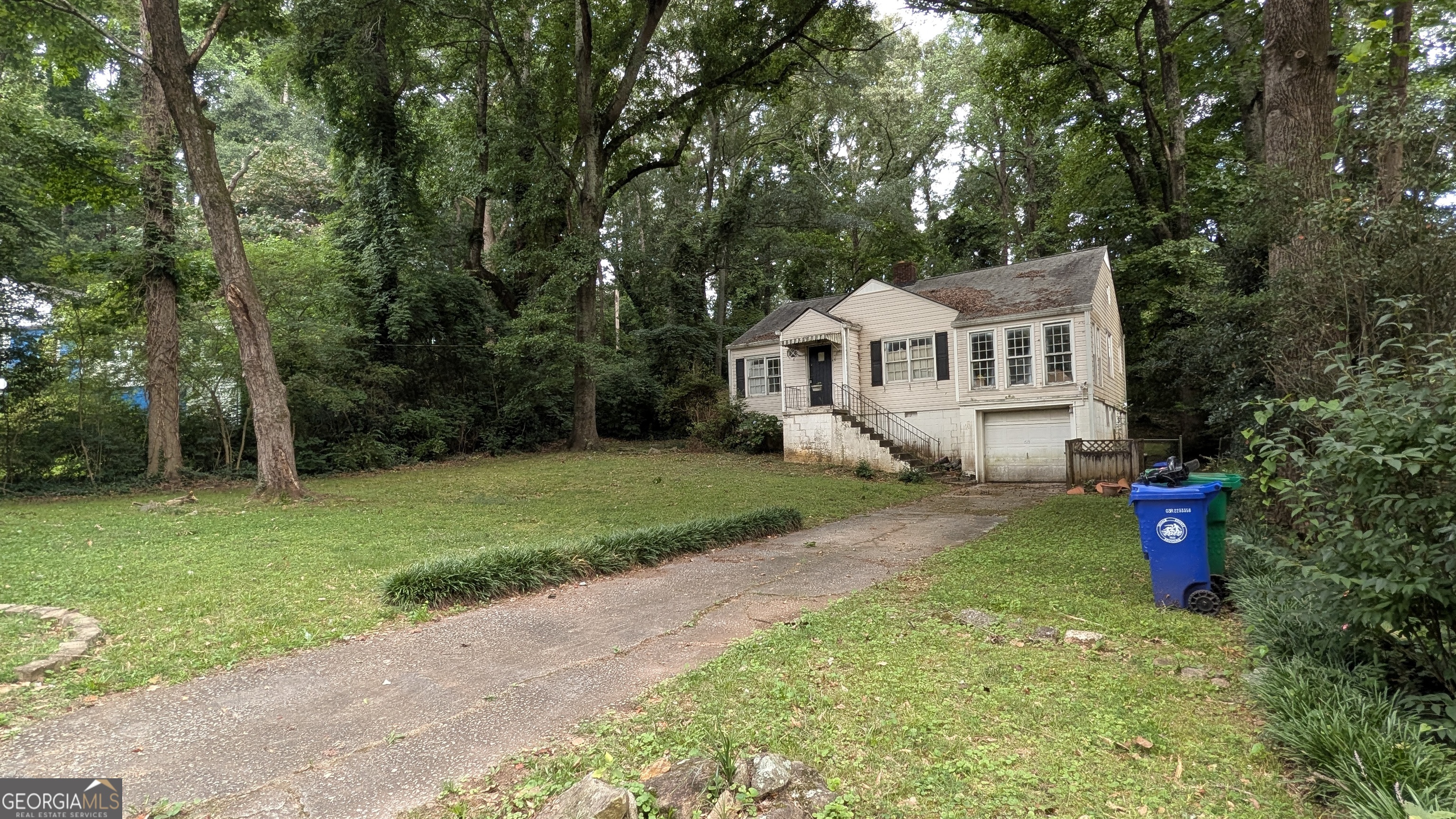 1181 Thomas Road Property Photo 1
