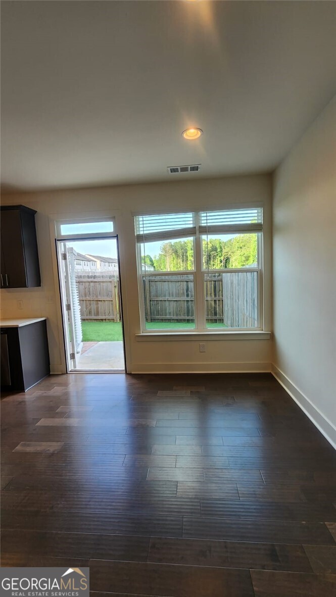 300 Auburn Valley Way Property Photo 3