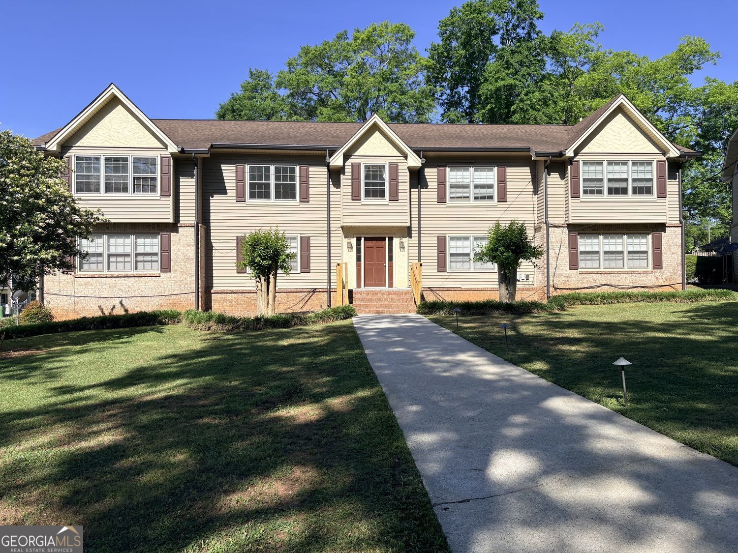 212 W Highland Avenue Property Photo 1
