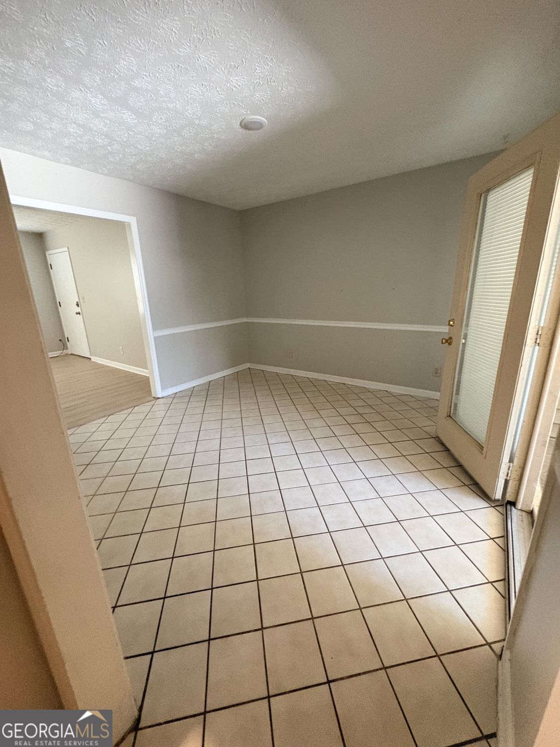 212 W Highland Avenue Property Photo 2