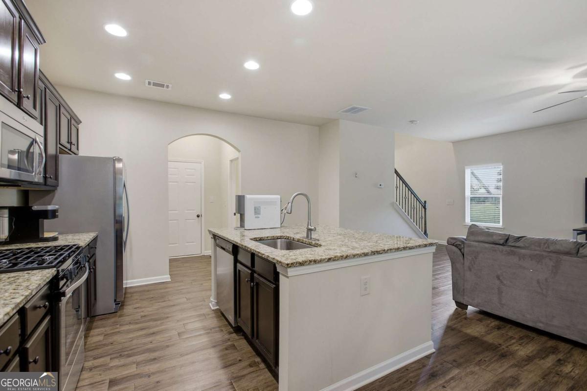 2536 Morgan Chase Drive Property Photo 12