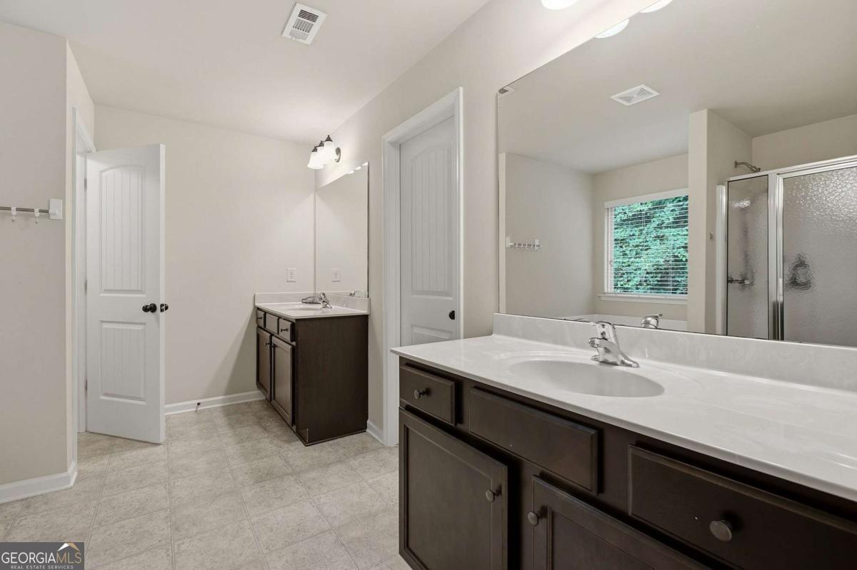 2536 Morgan Chase Drive Property Photo 24