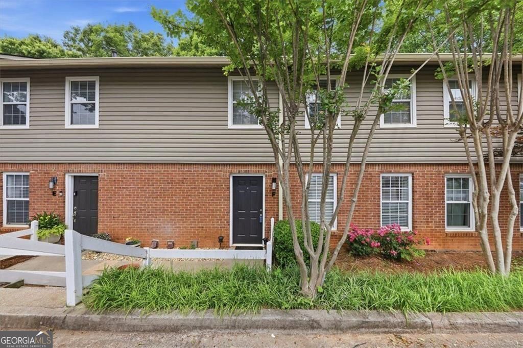 7750 Roswell Road # 9F Property Photo 1
