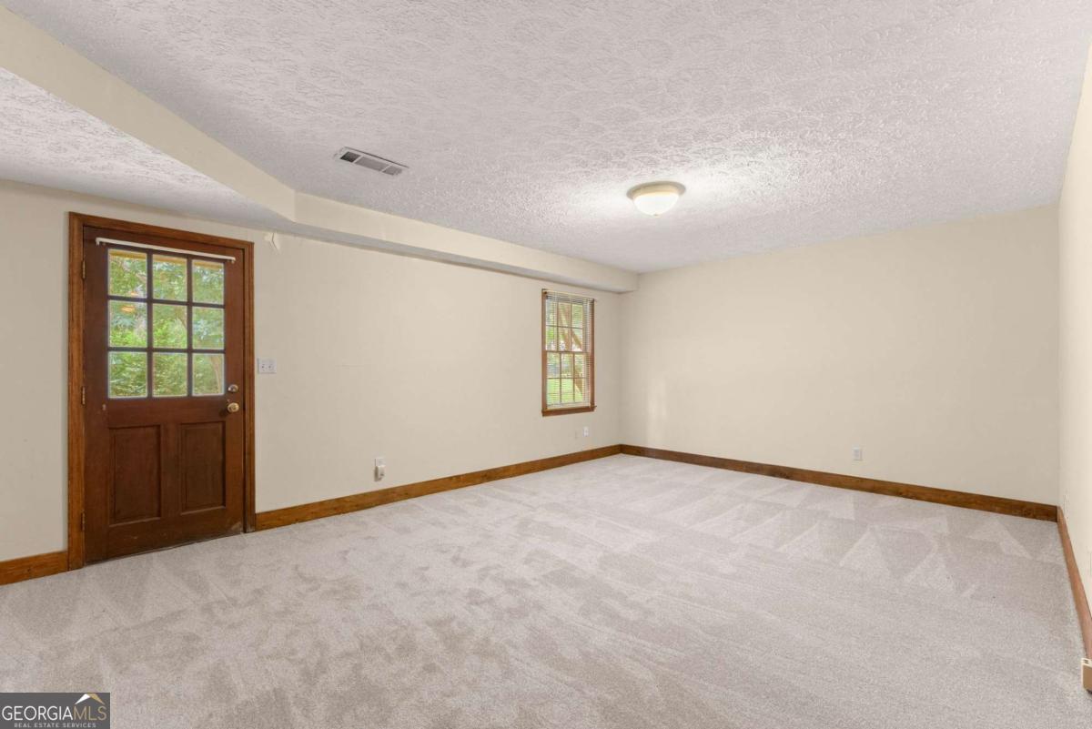 1155 Lakeridge Court Property Photo 35