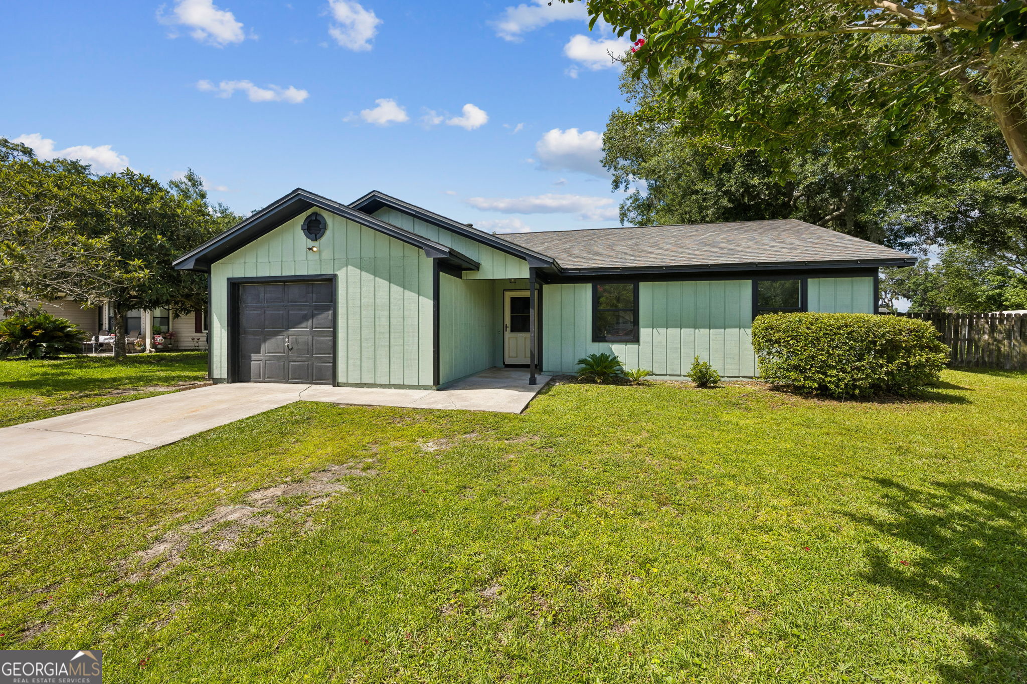 307 Sunnyside Drive Property Photo 2