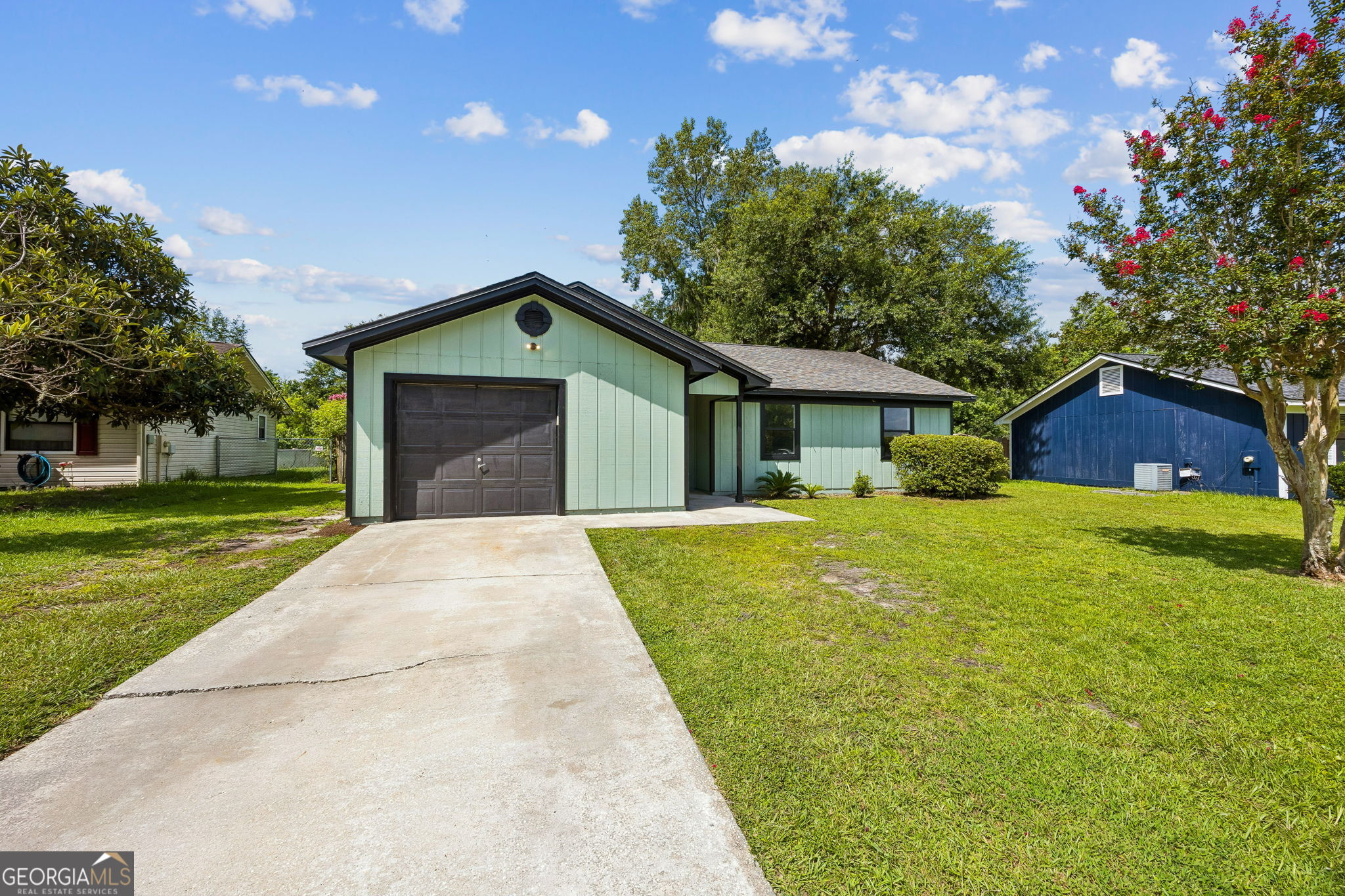 307 Sunnyside Drive Property Photo 3