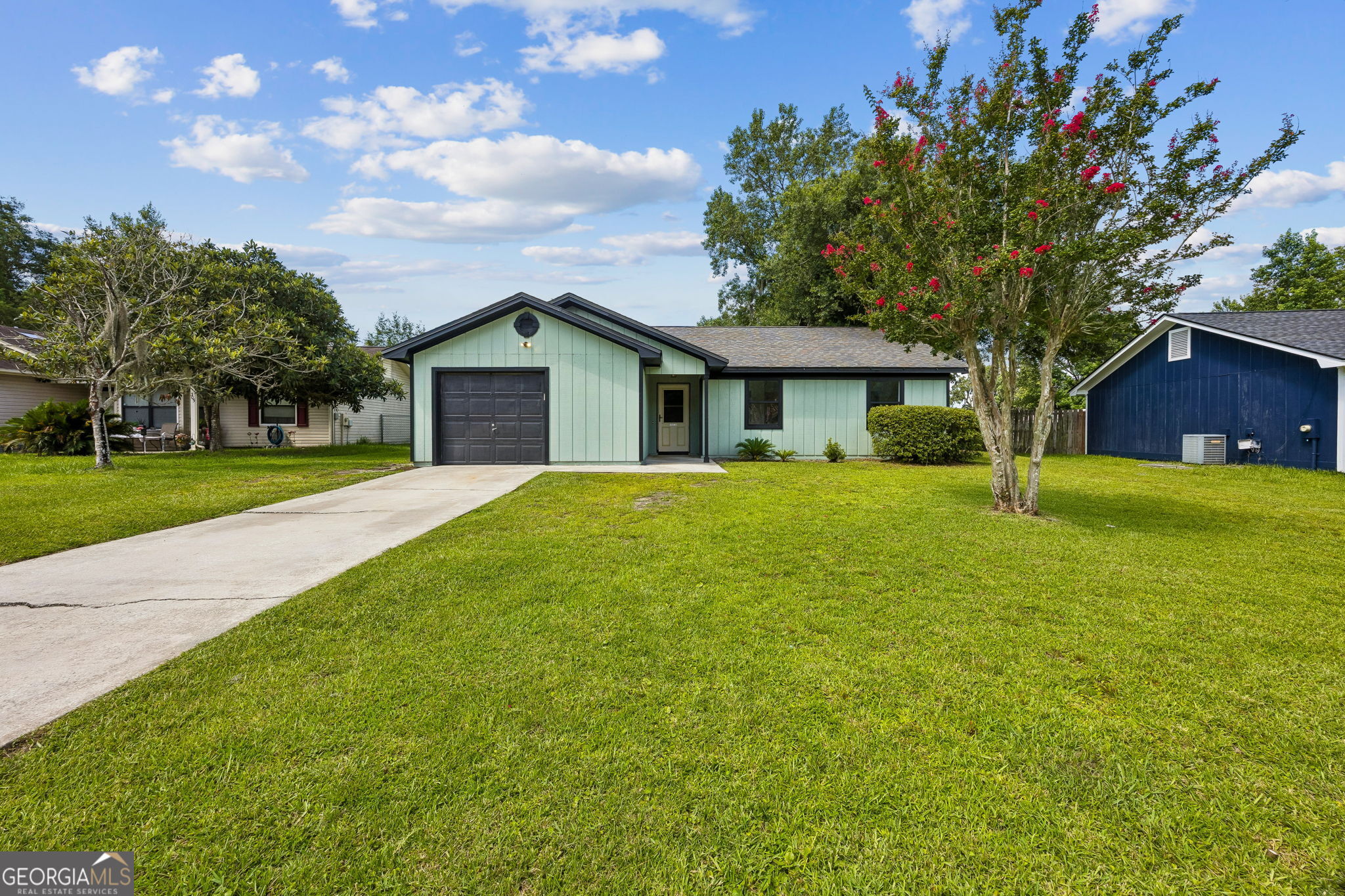 307 Sunnyside Drive Property Photo 4