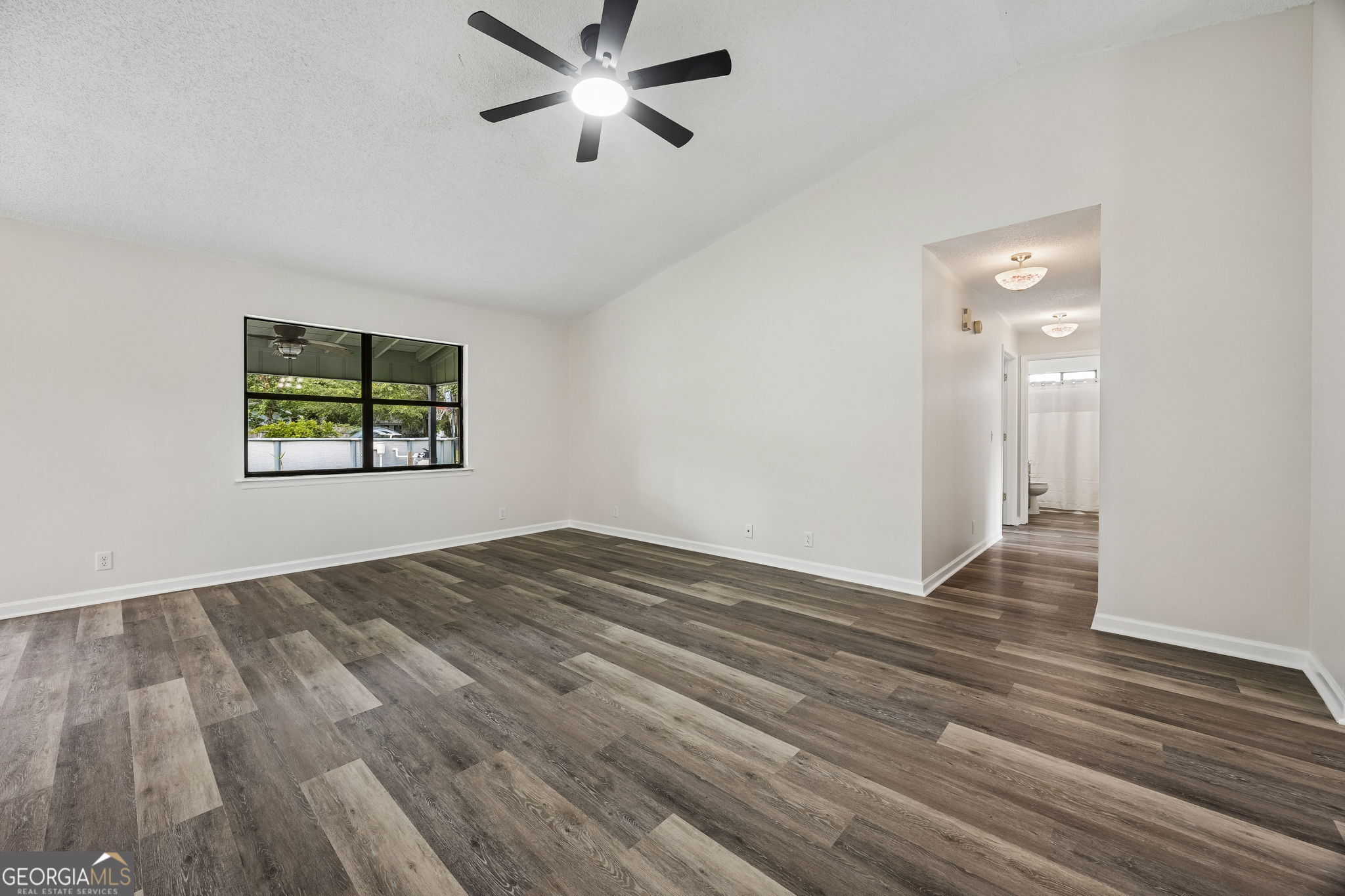307 Sunnyside Drive Property Photo 11