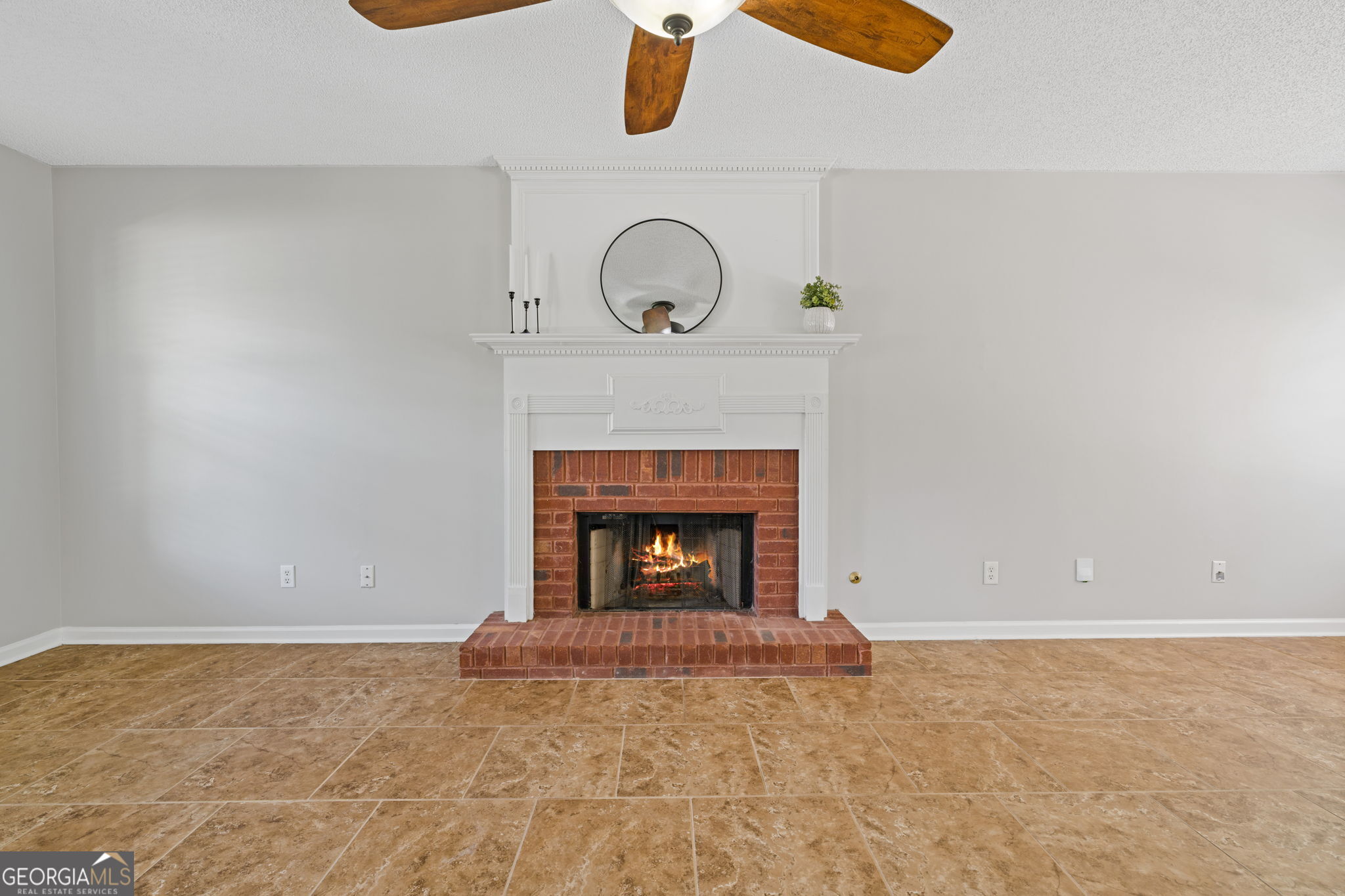 2082 Grant Avenue Property Photo 12