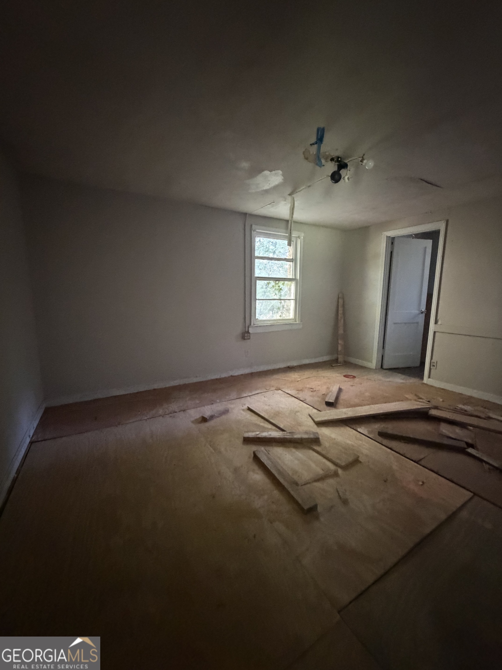 269 Perry Lane Property Photo 8