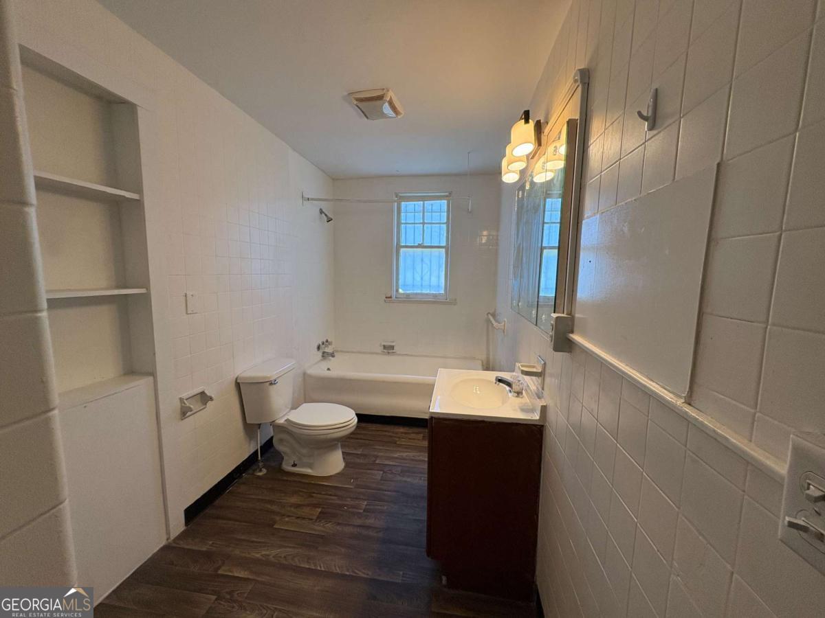 2585 Napier Avenue Property Photo 8