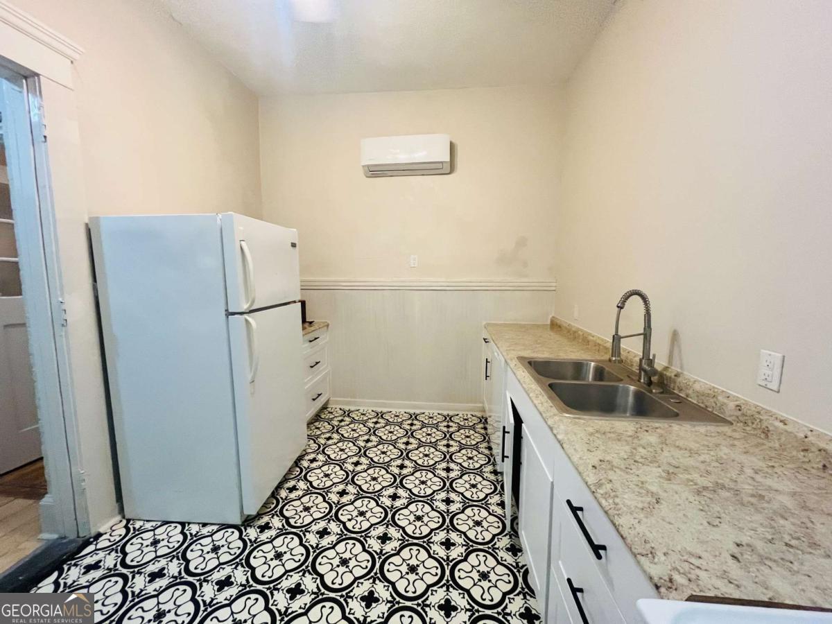 2585 Napier Avenue Property Photo 18
