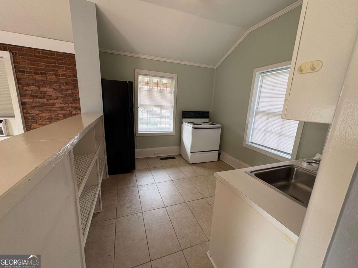 2585 Napier Avenue Property Photo 24