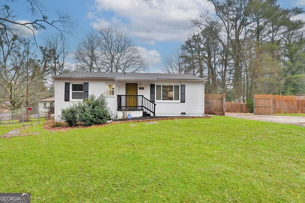 647 Alfred Road Nw Property Photo 1