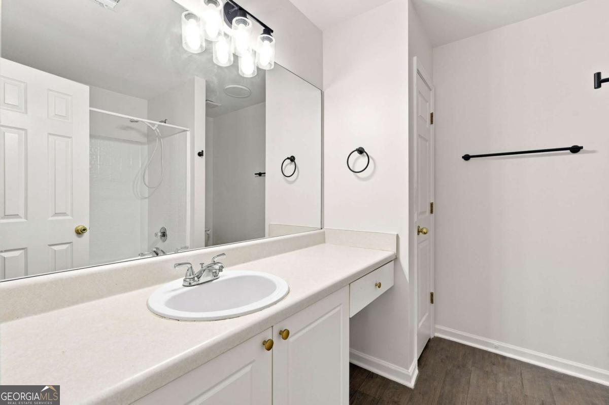 3055 Lakeside Circle Property Photo 15