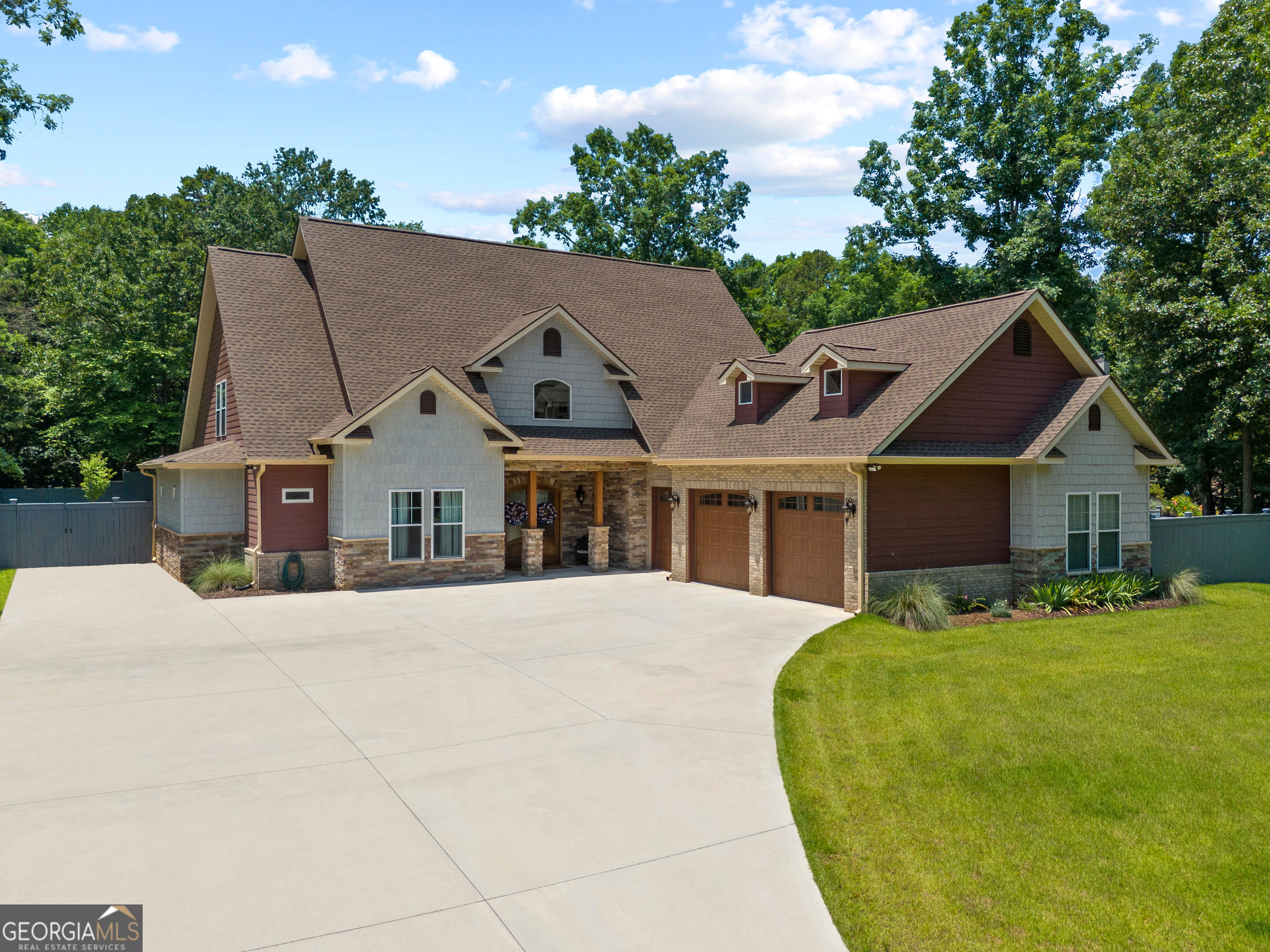 218 Riverlake Road Property Photo 1