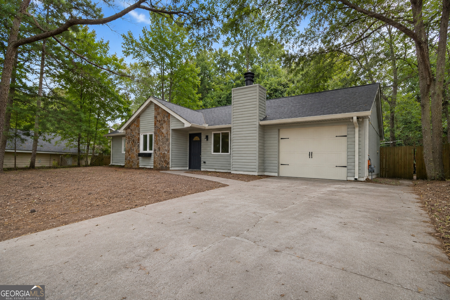 1252 Sherwood Drive Property Photo 1