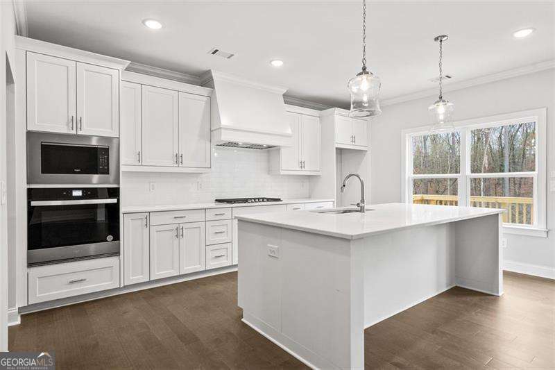 368 Summerville Lane Property Photo 8