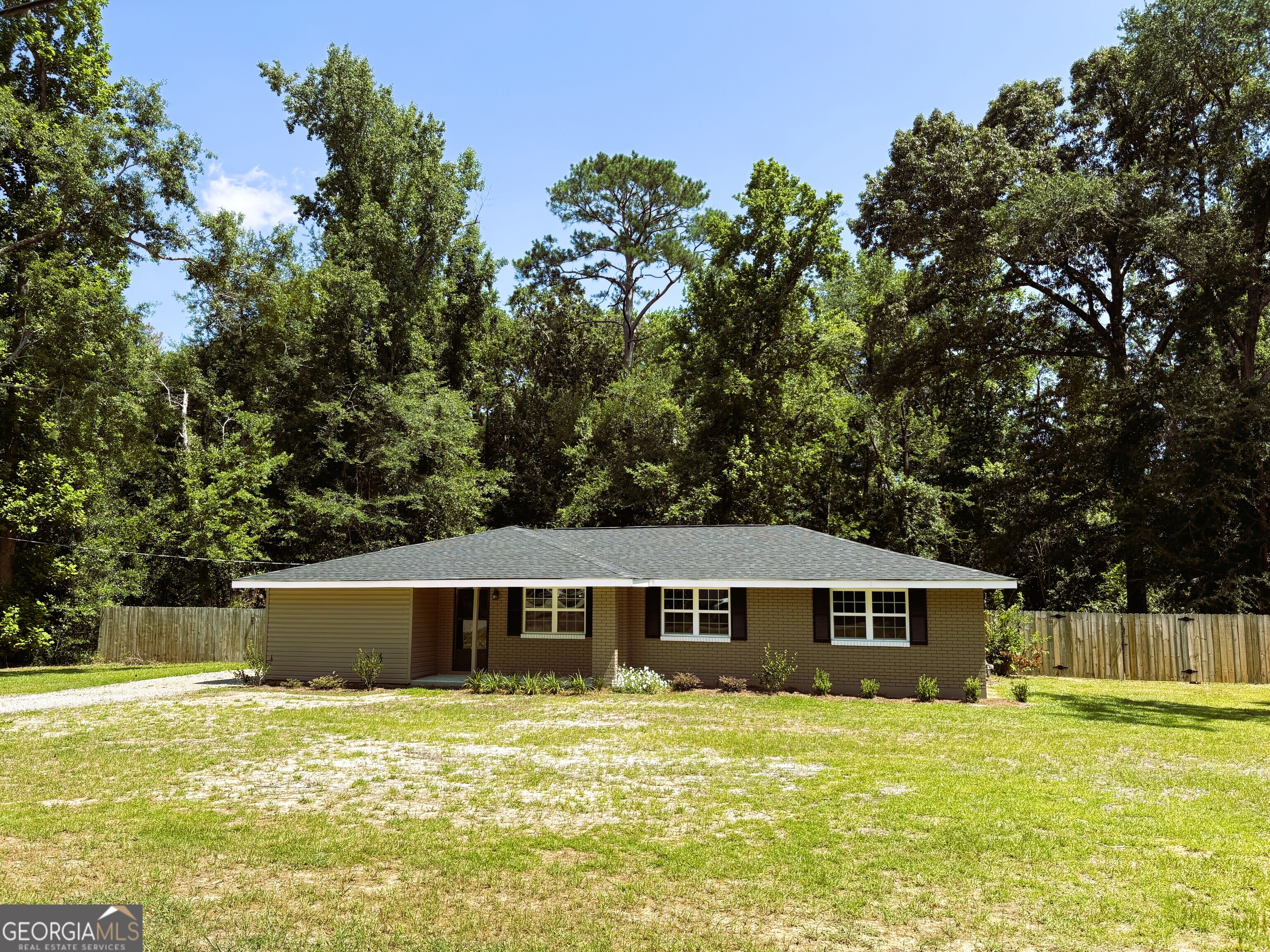 228 Hobbins Drive Property Photo 1