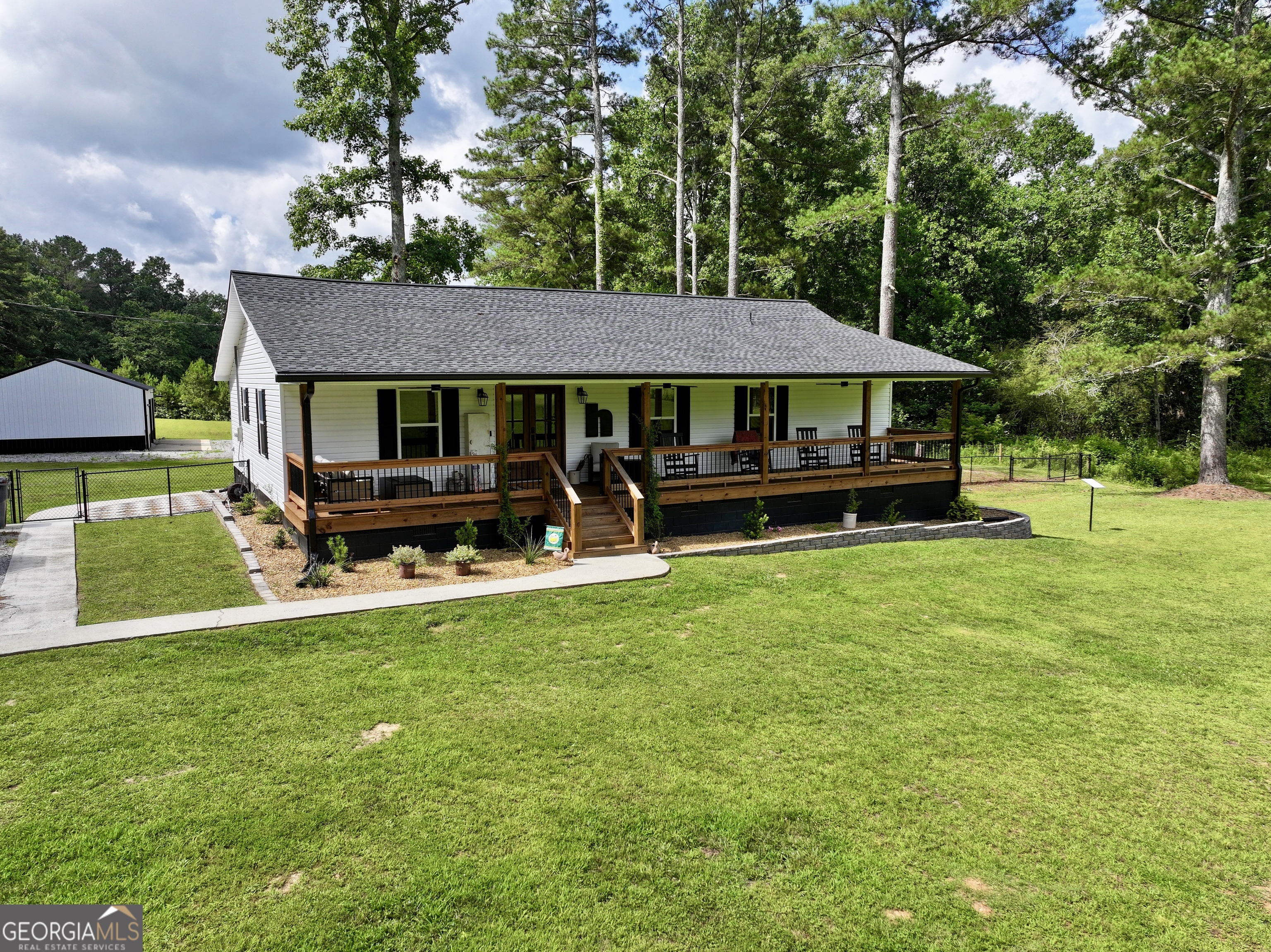 665 Prater Road Property Photo 1