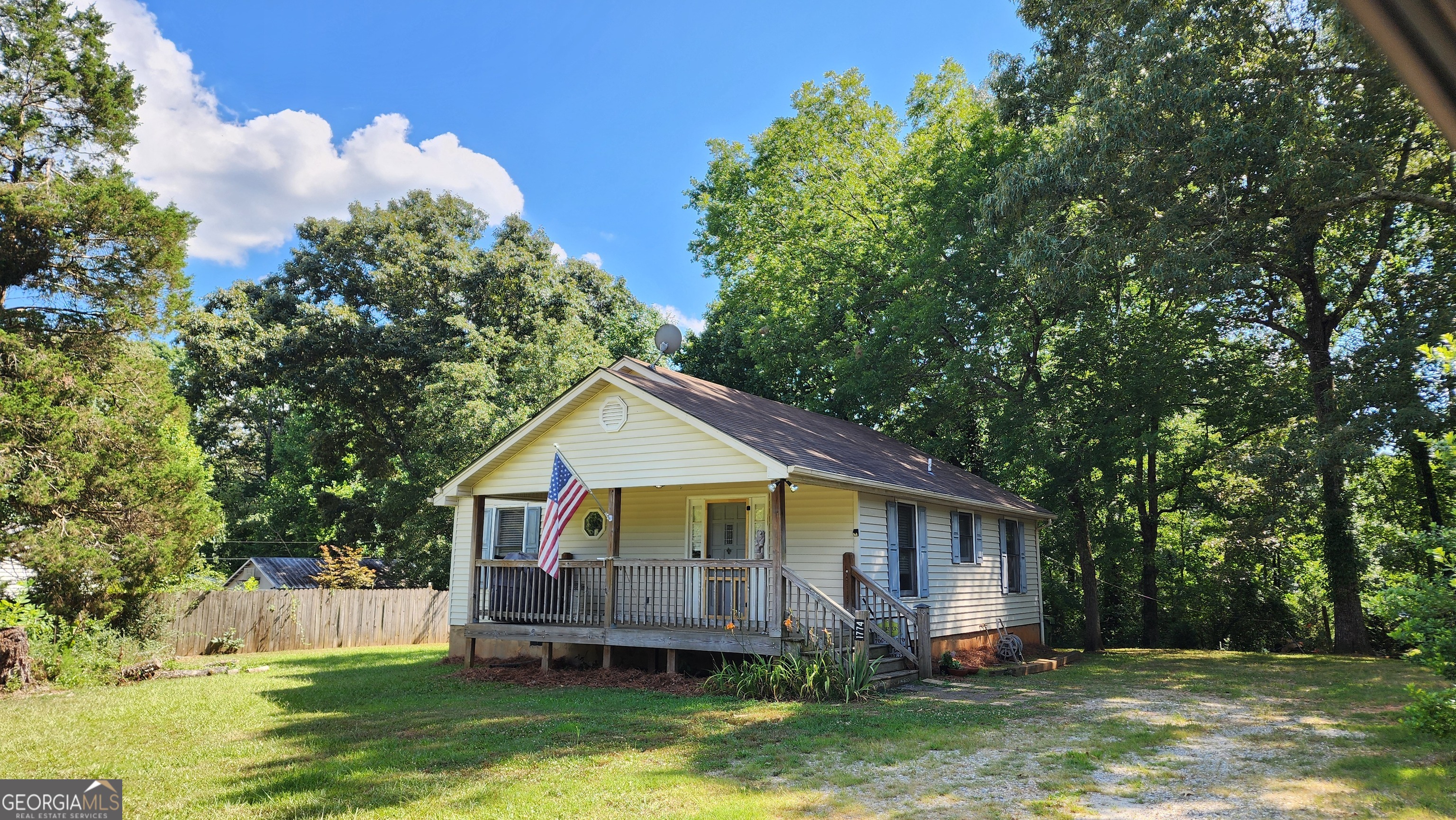 1774 Highway 17 Property Photo 2