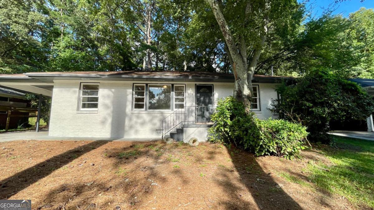 2744 Fairlane Drive Se Property Photo 1