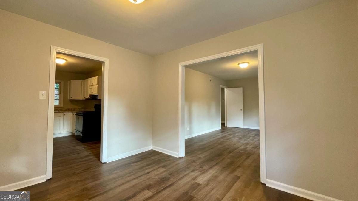 2744 Fairlane Drive Se Property Photo 5