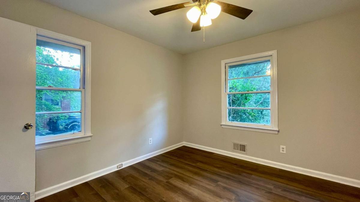 2744 Fairlane Drive Se Property Photo 12