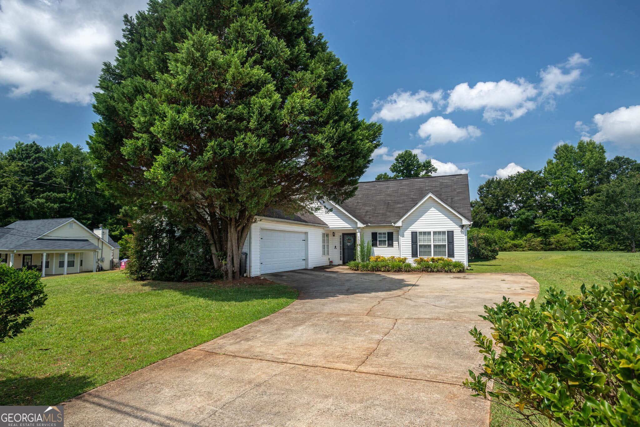 130 Mills Landing Property Photo 1