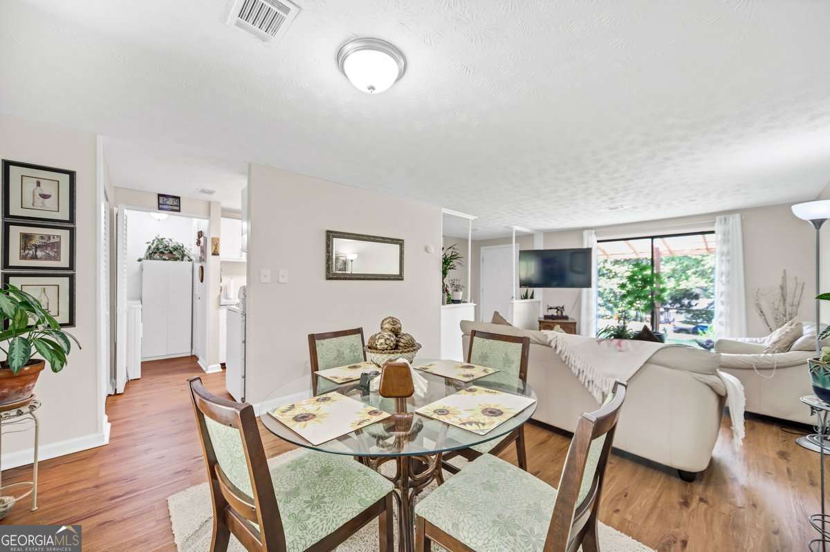 3184 Newcastle Way Property Photo 7