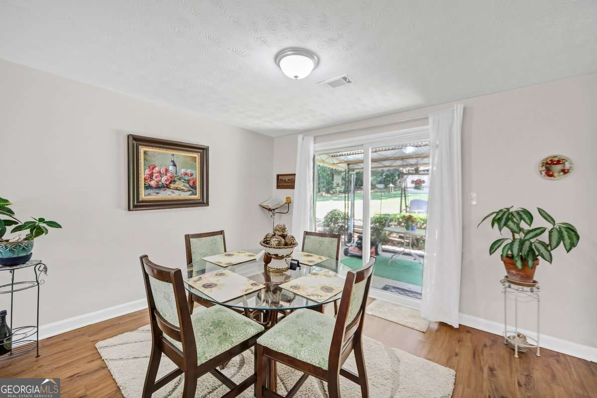3184 Newcastle Way Property Photo 8