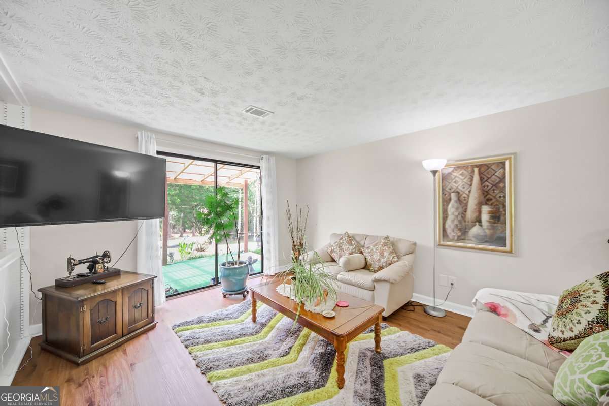 3184 Newcastle Way Property Photo 12