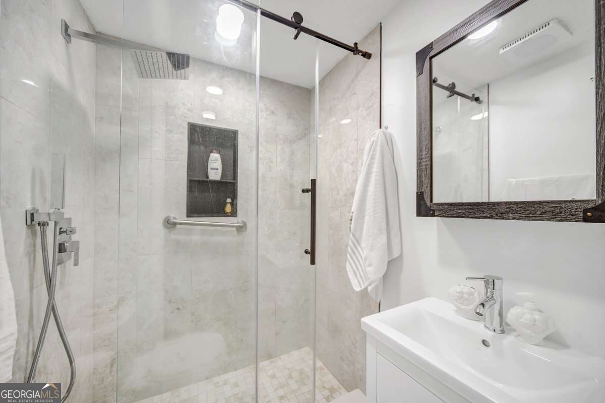 3184 Newcastle Way Property Photo 19