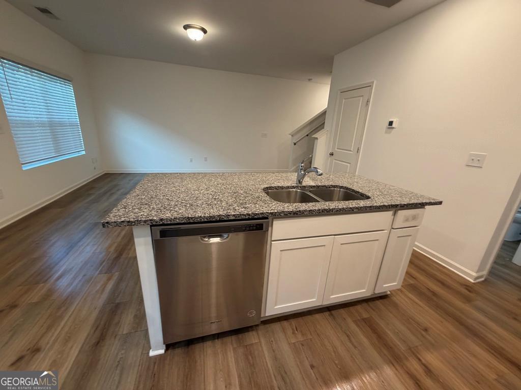 1410 Ben Park Way Property Photo 8