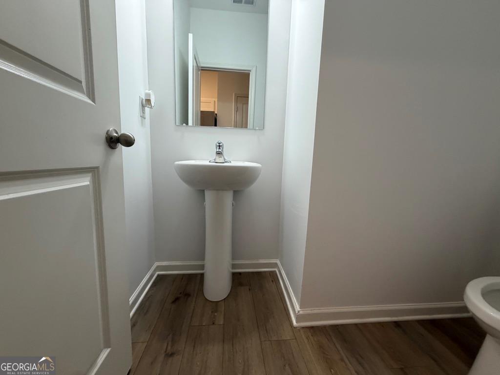 1410 Ben Park Way Property Photo 10