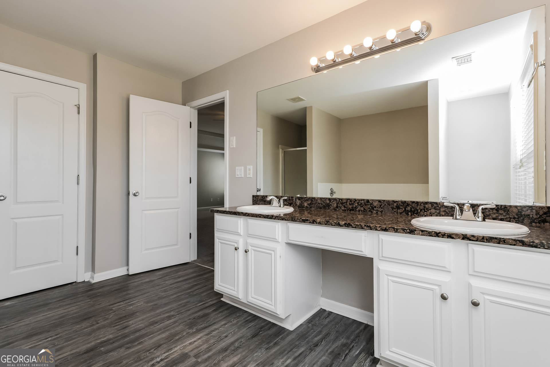 180 Hawken Trail Property Photo 10