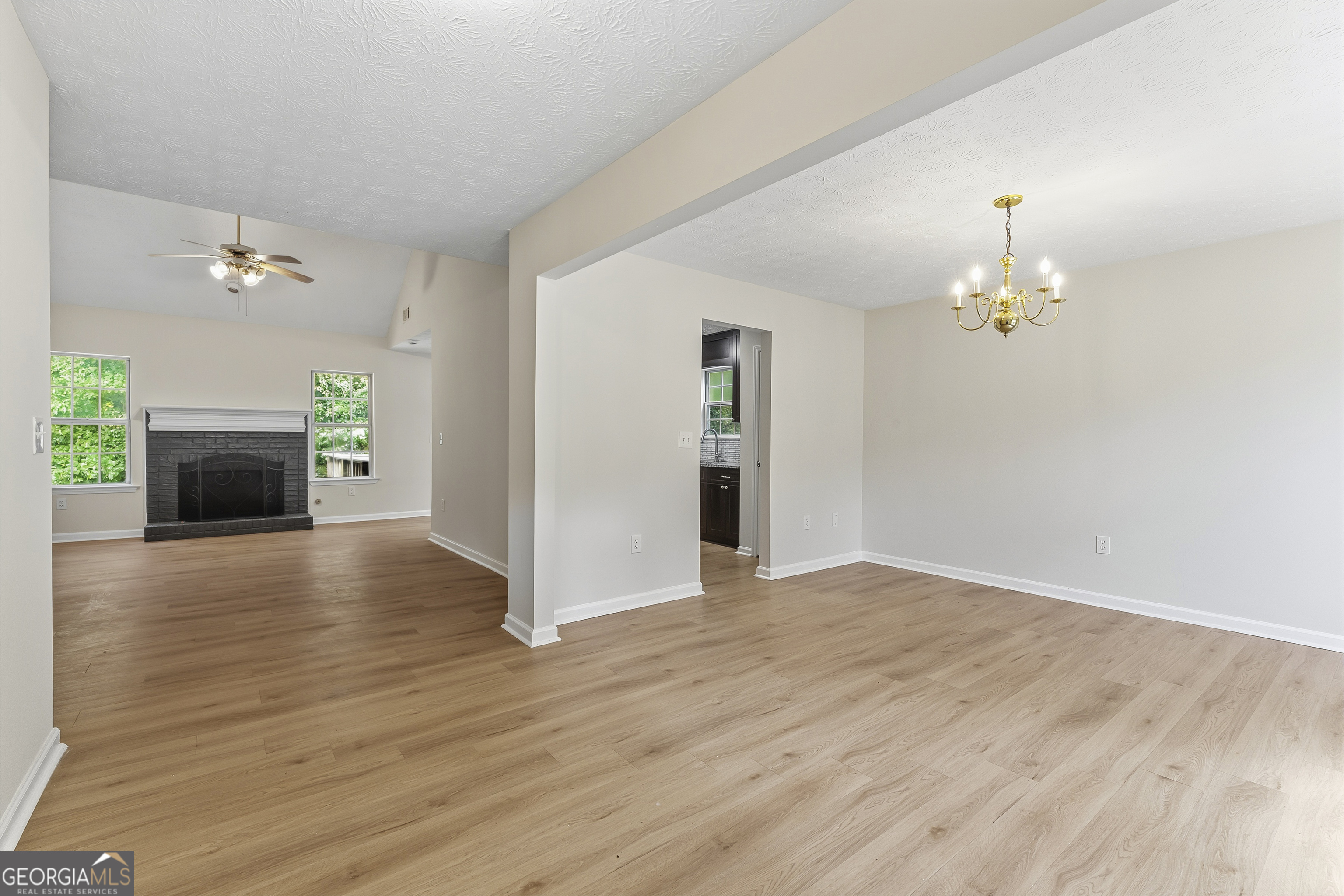 115 Autumn Cove Property Photo 3