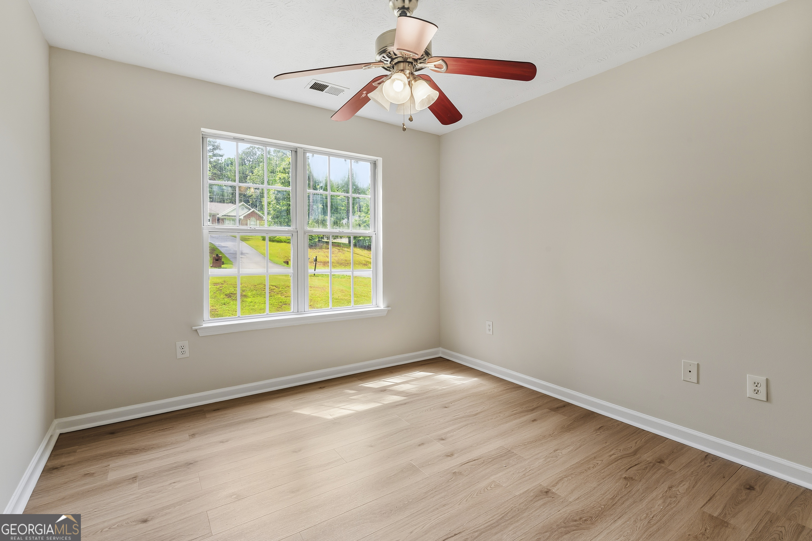 115 Autumn Cove Property Photo 18
