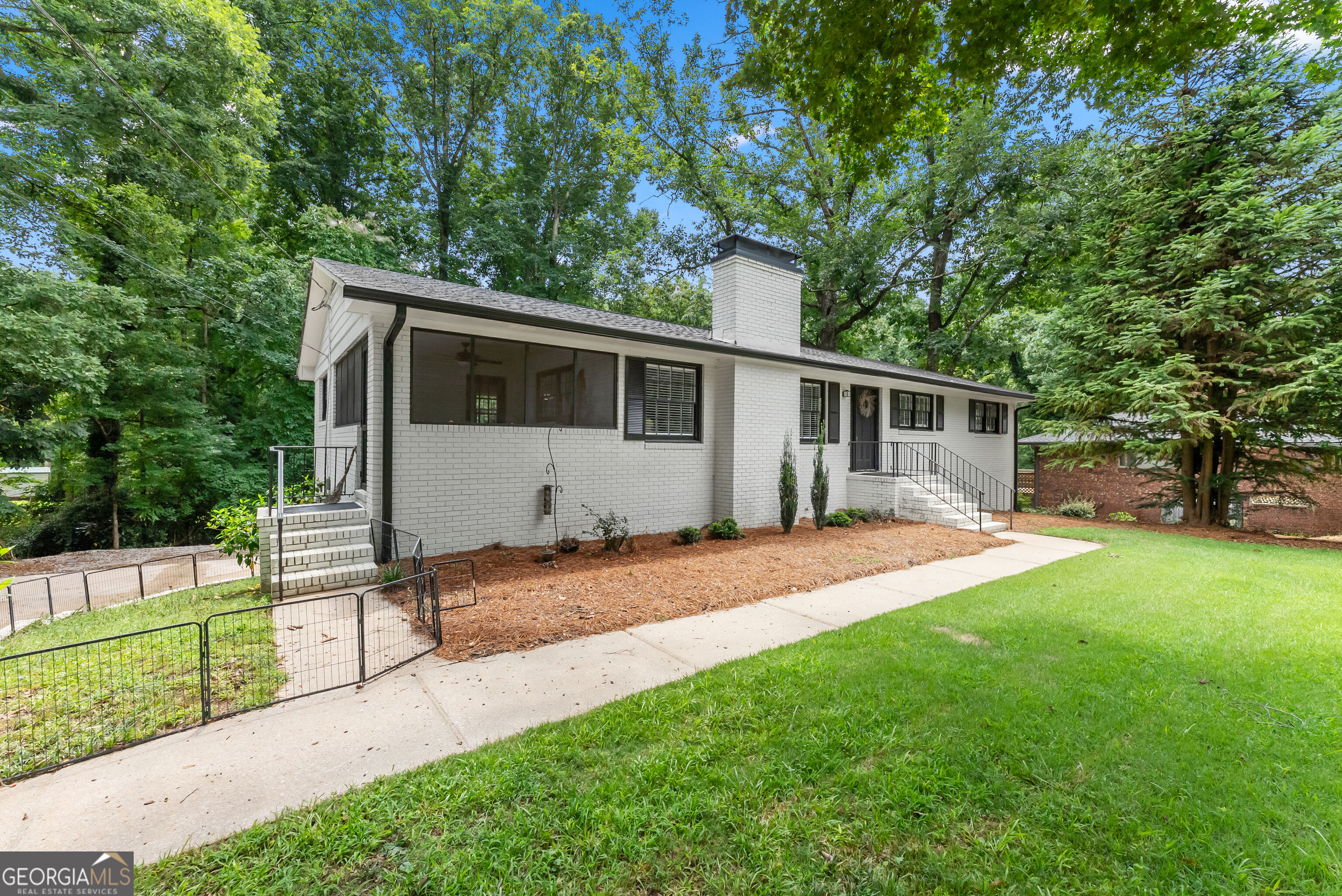 599 Holly Drive Property Photo 3