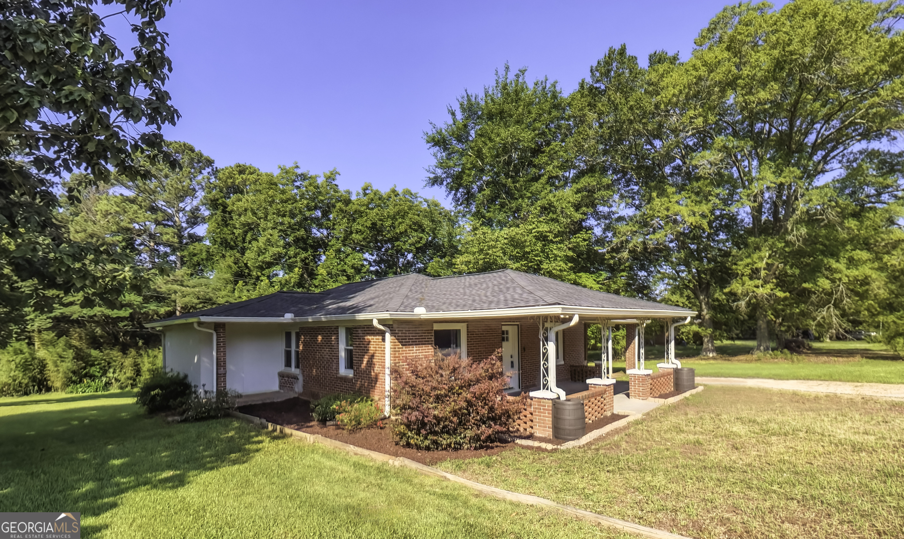 2986 Hilltop Drive Property Photo 2