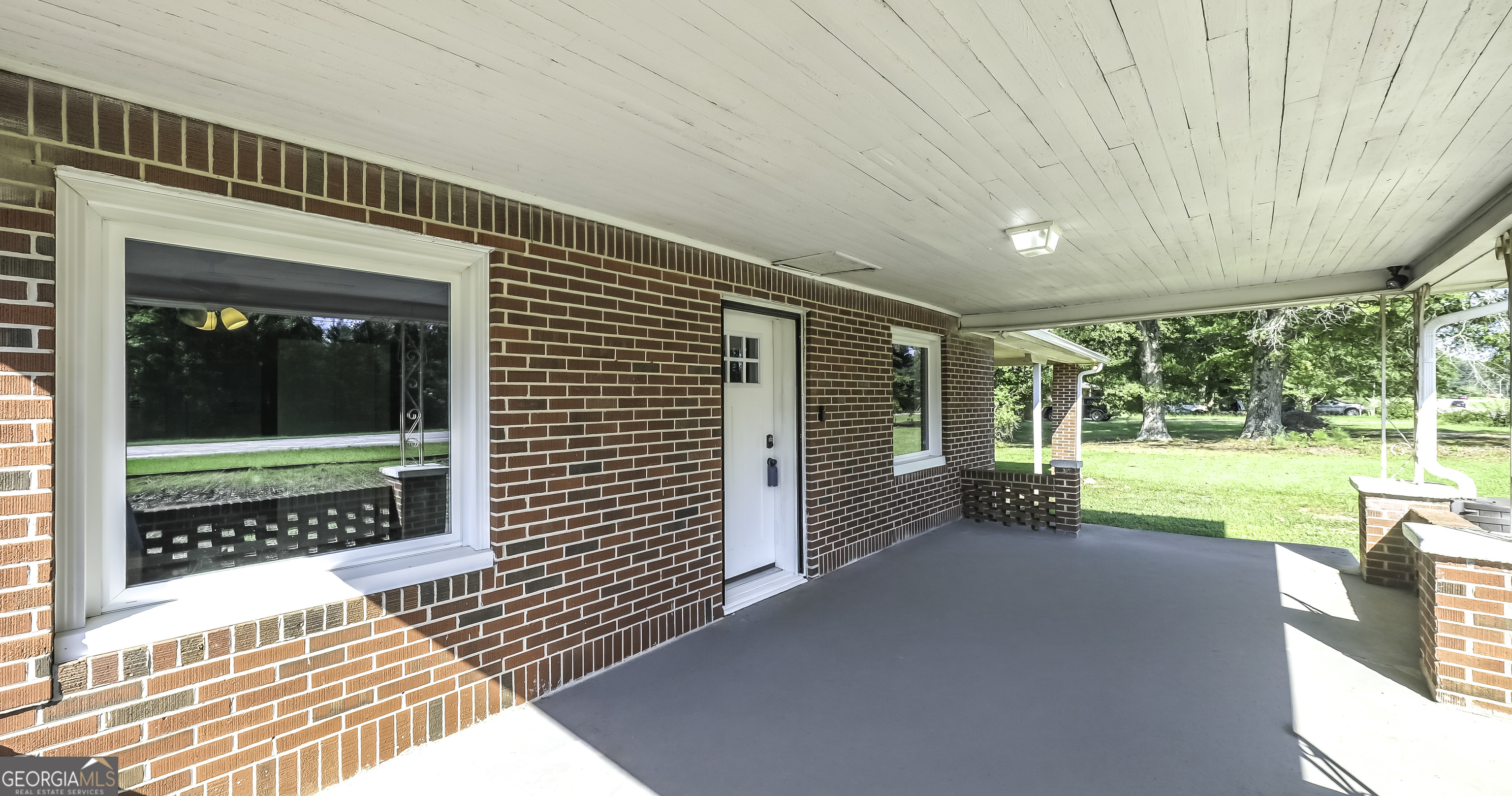 2986 Hilltop Drive Property Photo 3