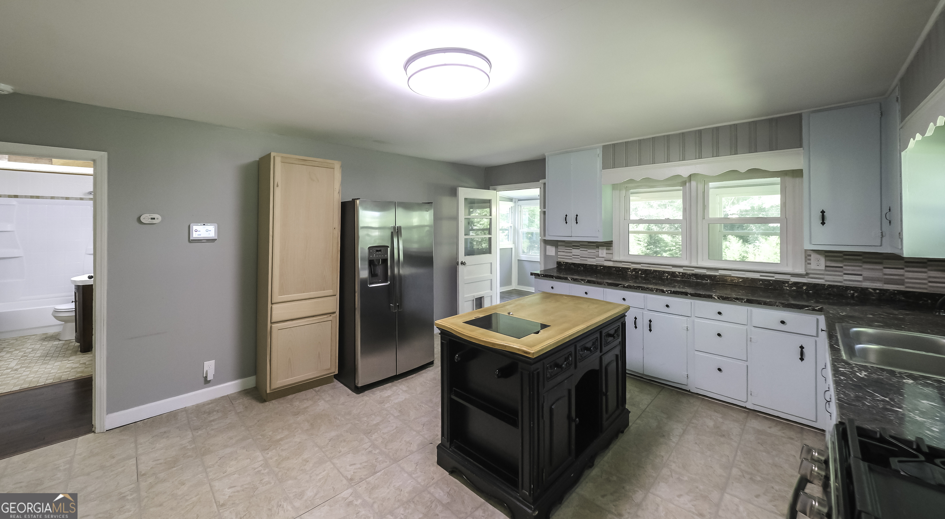 2986 Hilltop Drive Property Photo 9