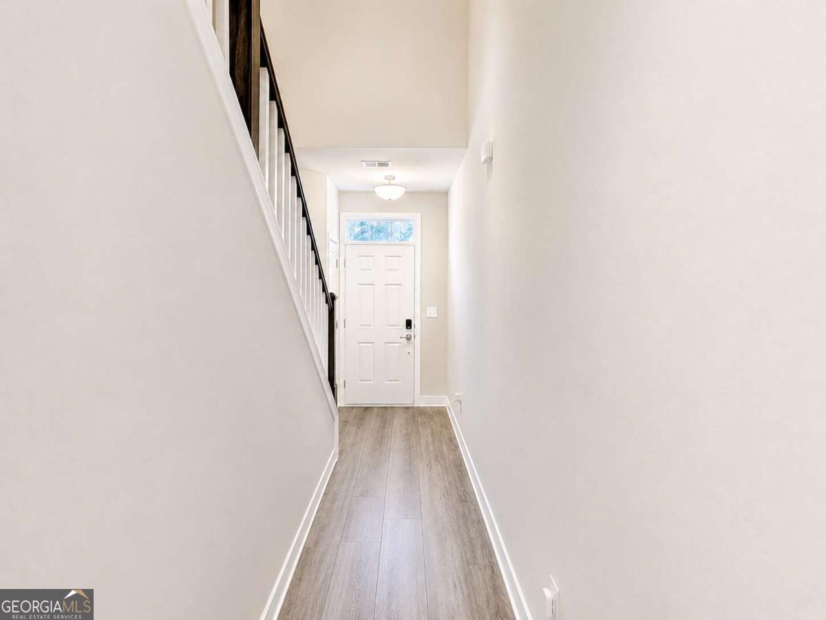 320 Mayflower Drive Property Photo 3
