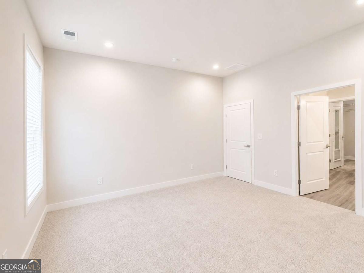 320 Mayflower Drive Property Photo 9