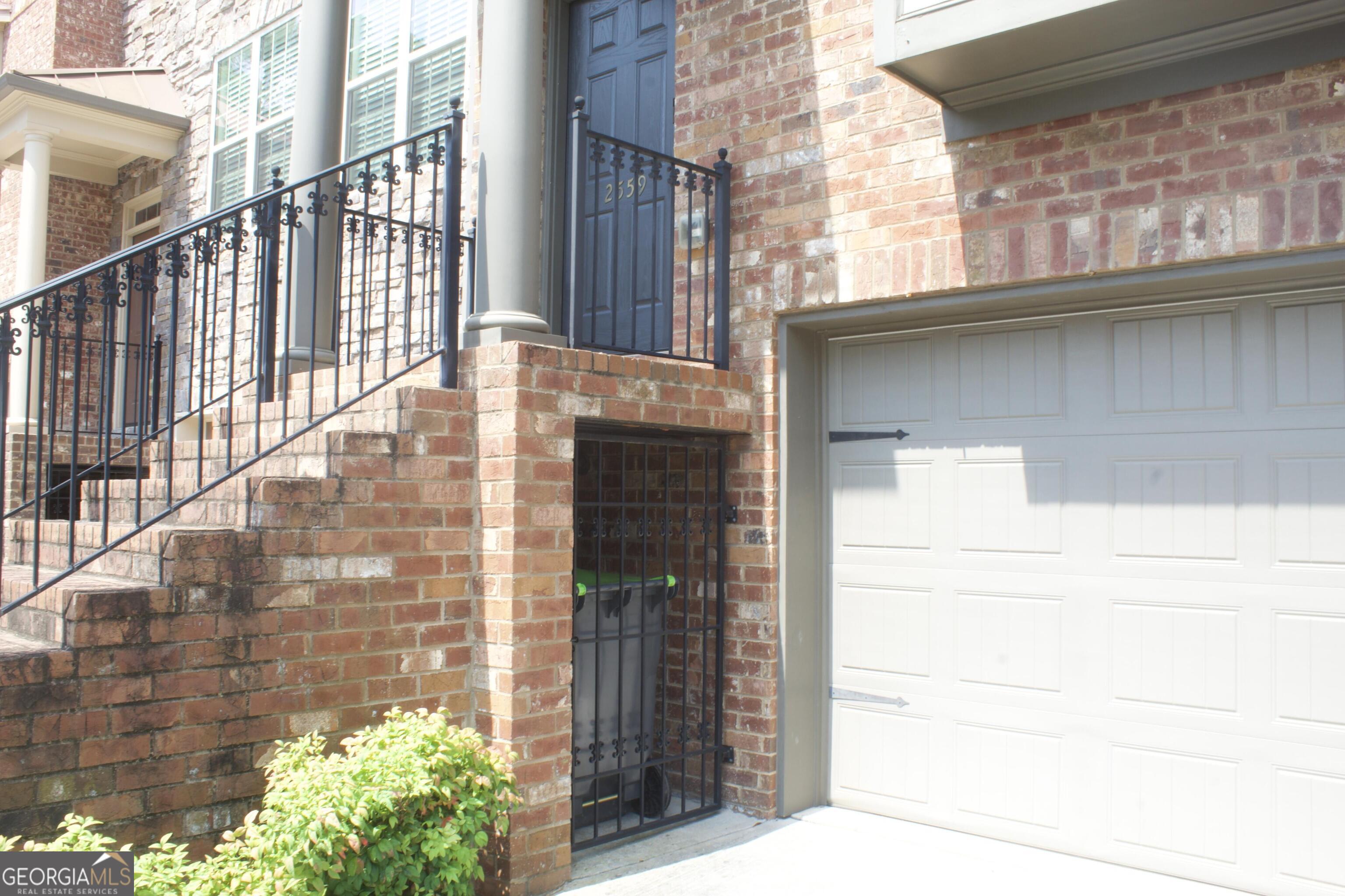 2559 Willow Field Crossing Se Property Photo 2