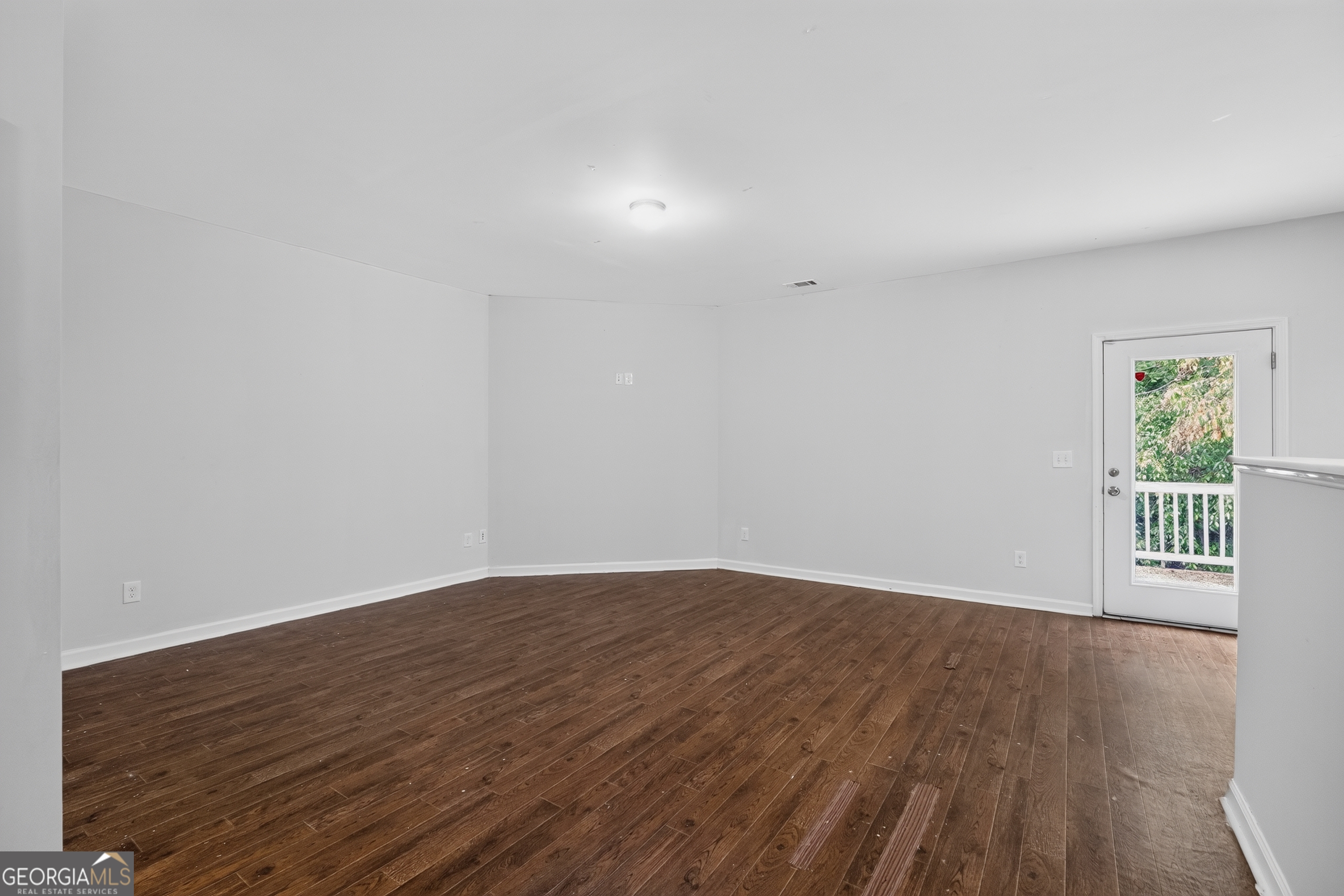 6385 Shadow Square Property Photo 7