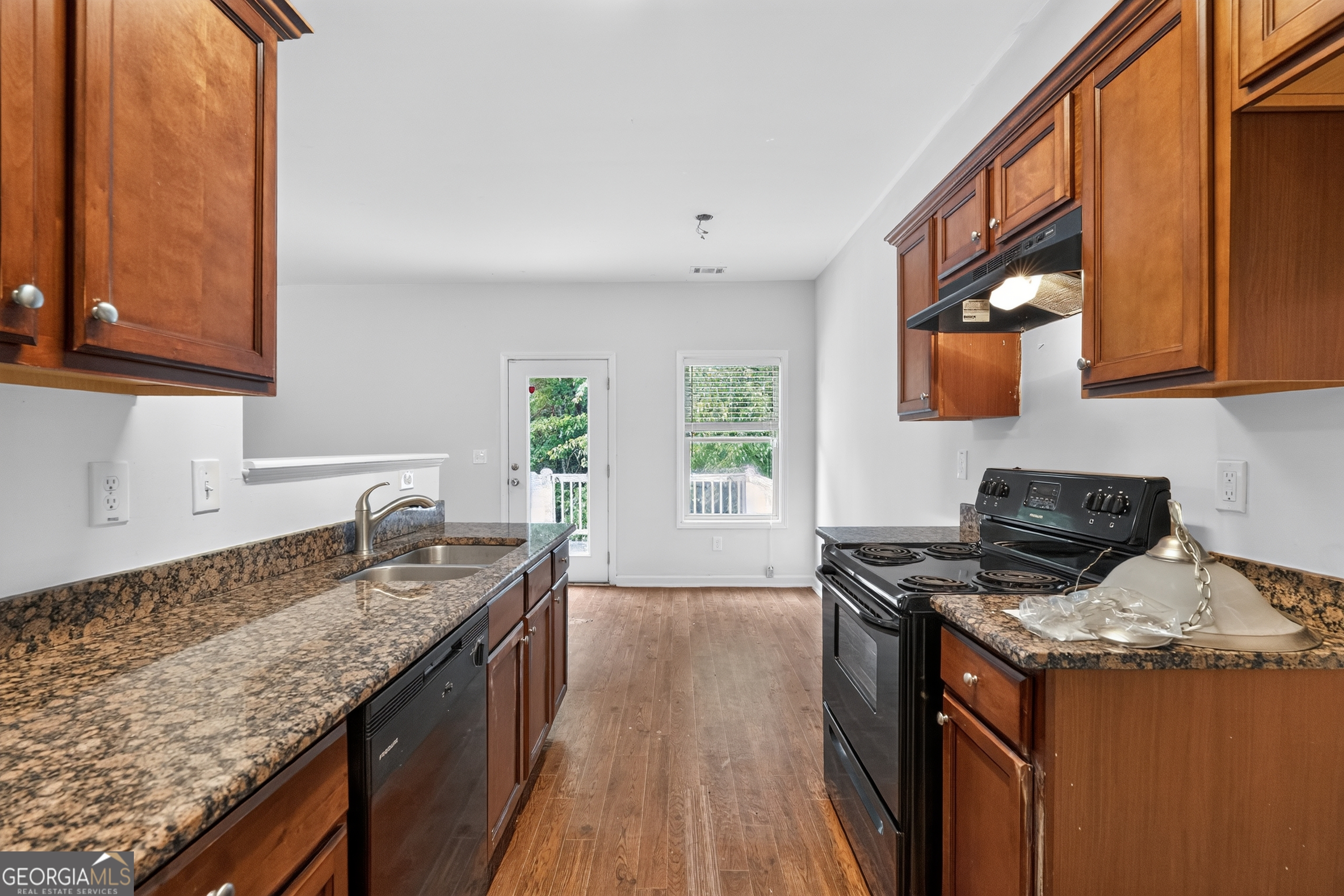 6385 Shadow Square Property Photo 11