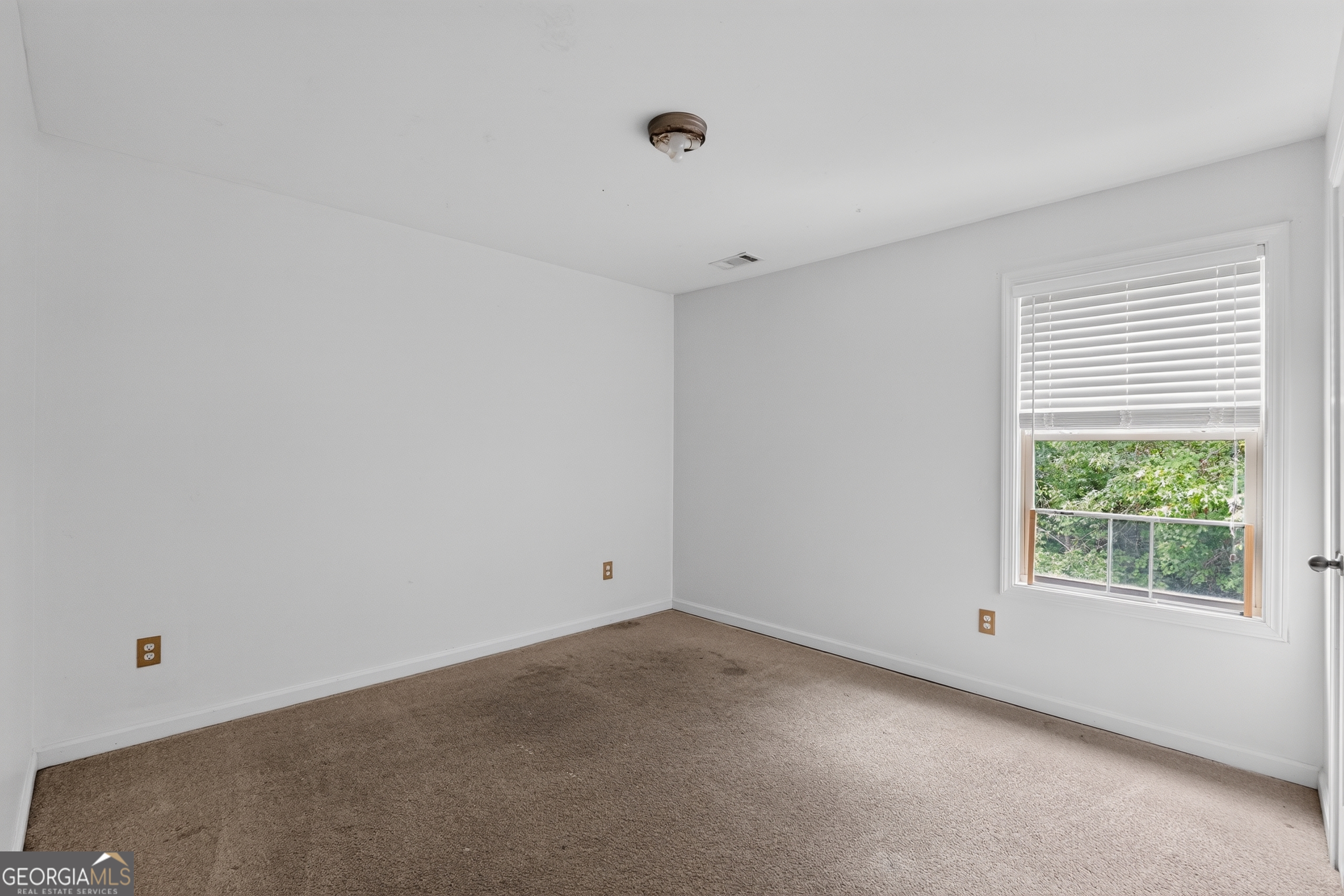 6385 Shadow Square Property Photo 14