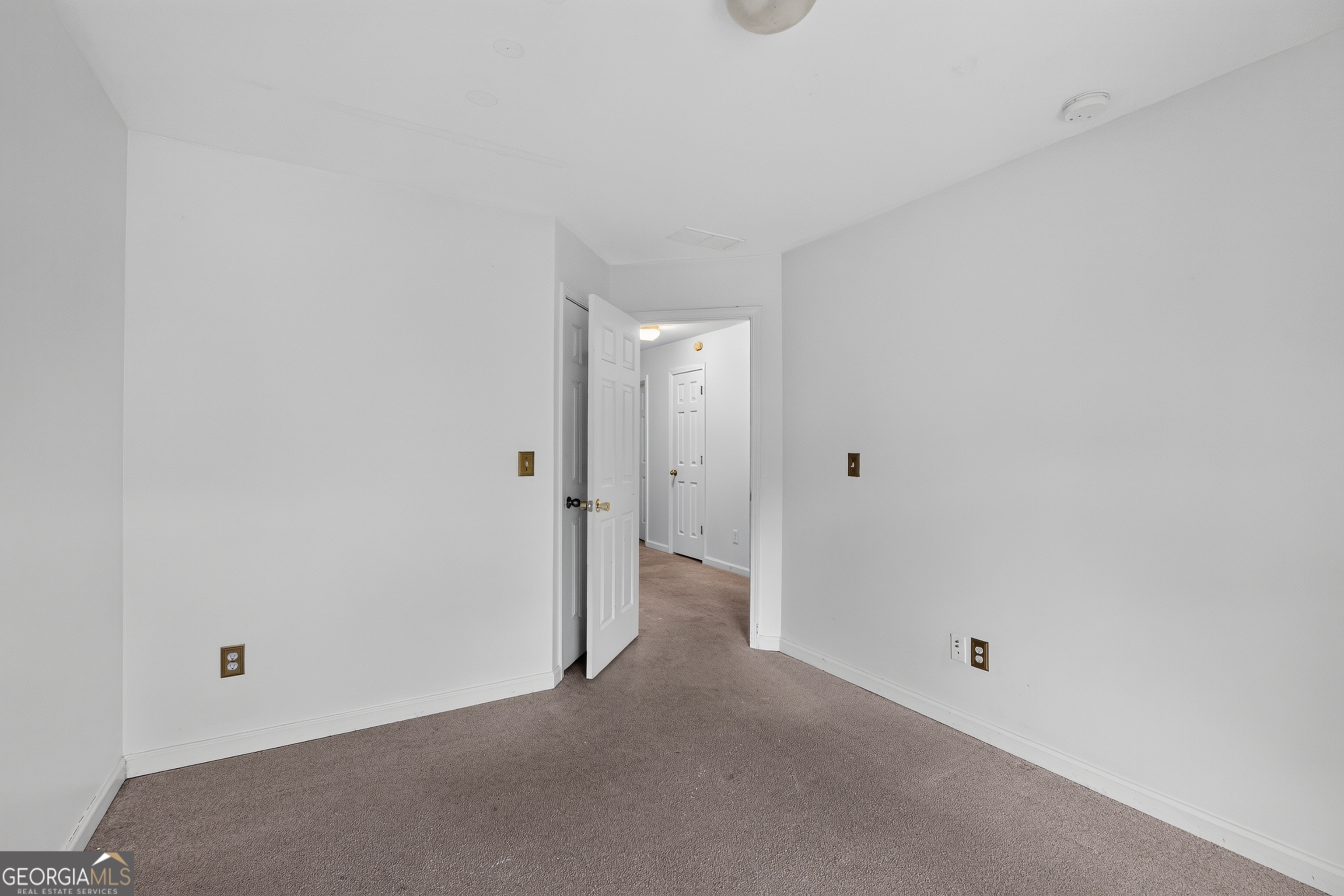 6385 Shadow Square Property Photo 21