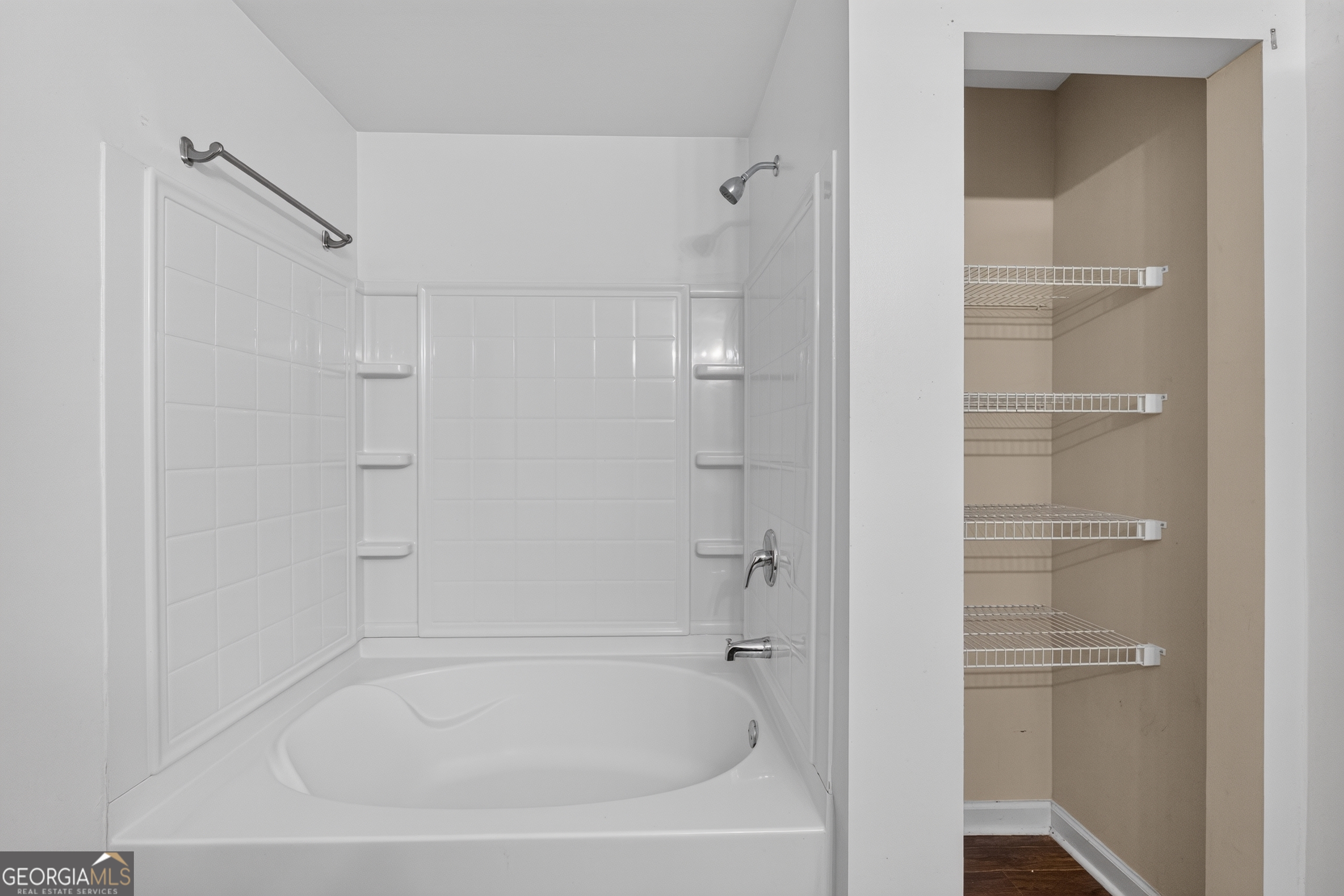 6385 Shadow Square Property Photo 27